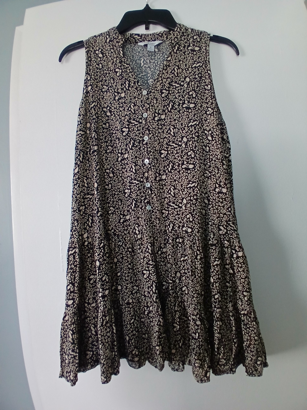Nine West Black and Cream Sleeveless V-Neck Button-Front Tunic